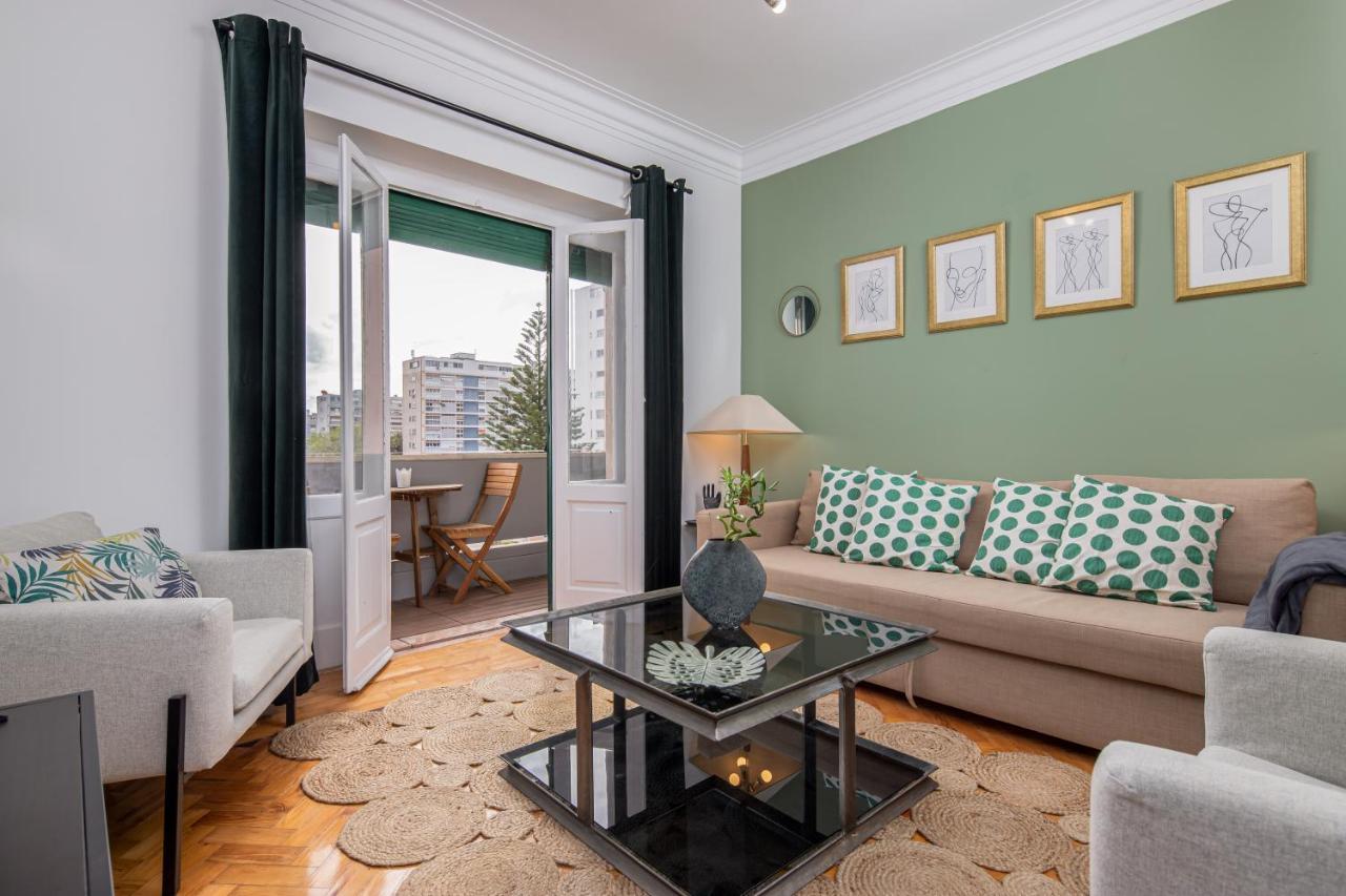 Classy 4bdr W/ Balcony By Lovelystay Apartment *