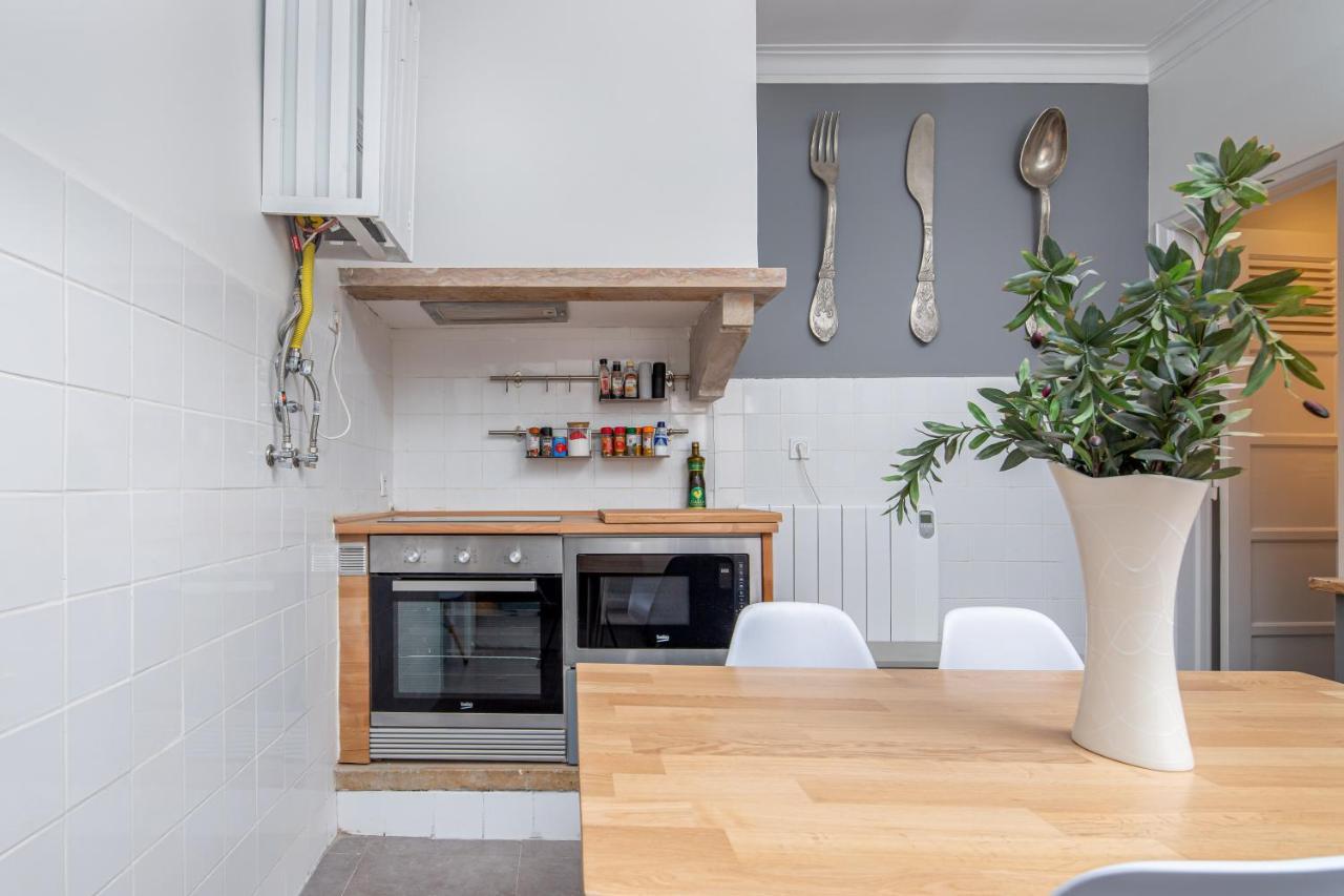 Classy 4bdr W/ Balcony By Lovelystay Apartment
