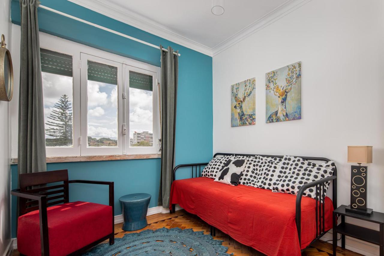 Apartment Classy 4bdr W/ Balcony By Lovelystay *